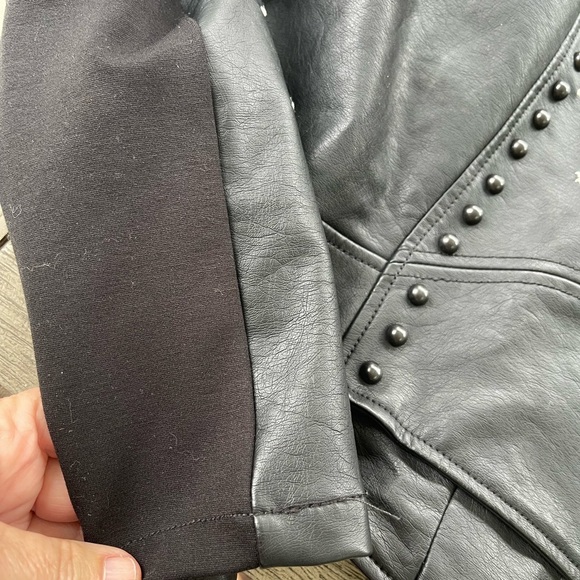 Torrid Black Moto Leather Jacket with Colorful Embroidery Womens Size 1 (14-16) - Picture 3 of 16